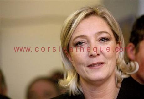 Marine Le Pen soutient Tony Cardi à la télévision - Marine-Le-Pen-soutient-Tony-Cardi-a-la-television_wx_page_full_visuel_large