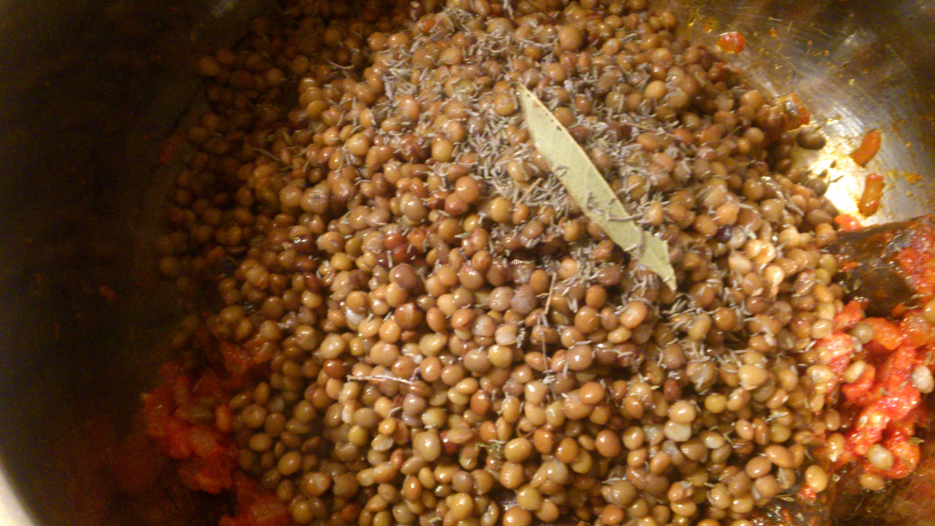 Lentilles au figatellu